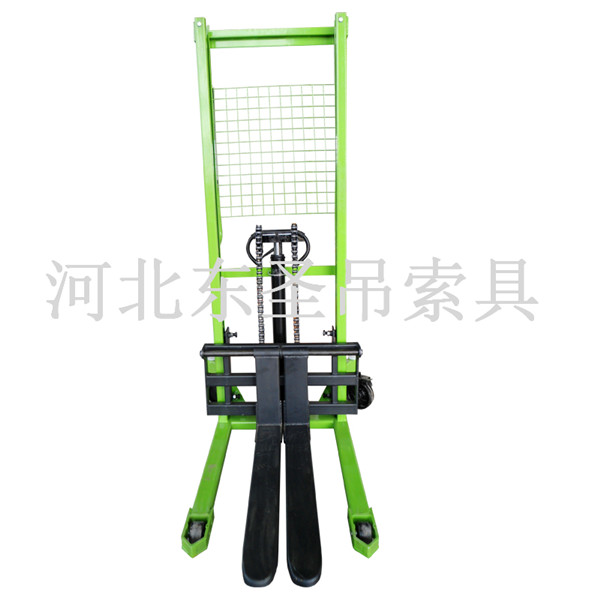 手動(dòng)液壓堆高車(chē)維修主要部位細(xì)節(jié)展示--河北東圣吊索具制造有限公司--小型攪拌機(jī)|石材夾具|液壓堆高車(chē)|手動(dòng)叉車(chē)