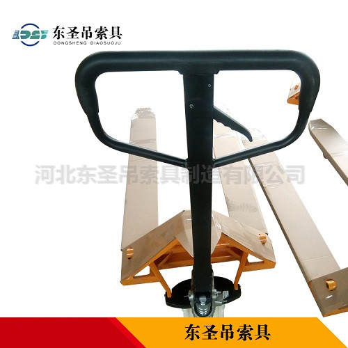 液壓搬運(yùn)車使用手柄控制部位--河北東圣吊索具制造有限公司--小型攪拌機(jī)|手動叉車|液壓堆高車|手動叉車